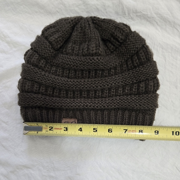 C.C. Exclusives Knitted Hat Beanie Green Winter Boho - Picture 6 of 8